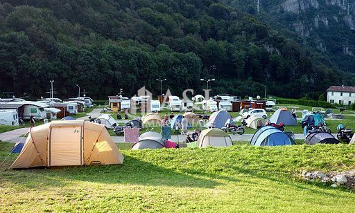 Campeggio e ristorante in vendita con area pertinenziale a Ballabio